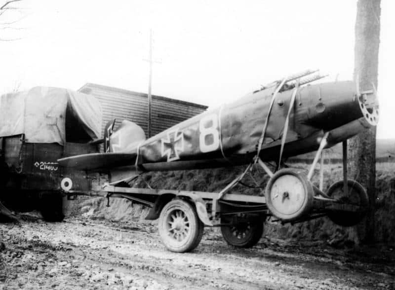 Истребитель Альбатрос D II W.Nr. 910/16 Макса Бёме из Jasta 5 – он был подбит л-том Парсонсом из 29-й АЭ RFC, совершил посадку на английских позициях и попал в плен – 1917 г. 